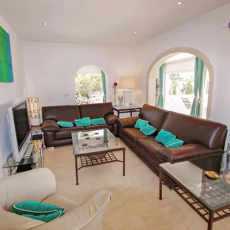 Michelle - Sea View With Private Pool In