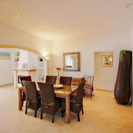 Villa Michelle - Sea View With Private Pool In