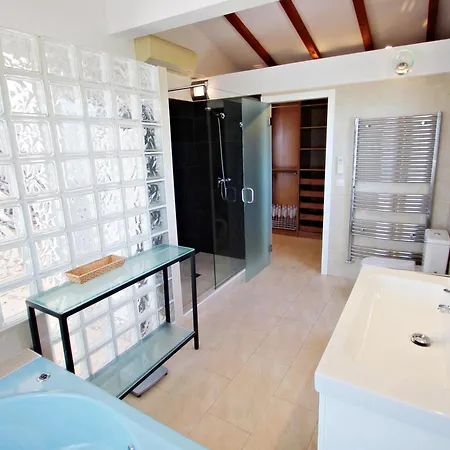Michelle - Sea View With Private Pool In Benissa