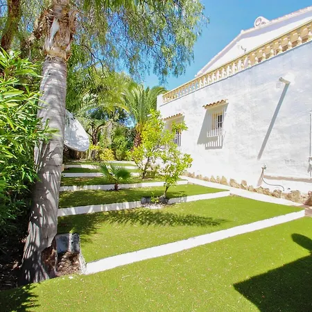 Villa Michelle - Sea View With Private Pool In *